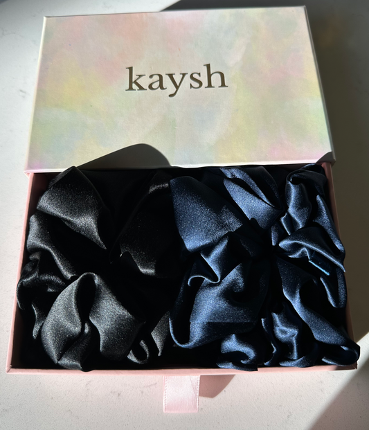 100% mulberry silk scrunchies inside to a gift box. Shiny, luxurious and soft to touch. 